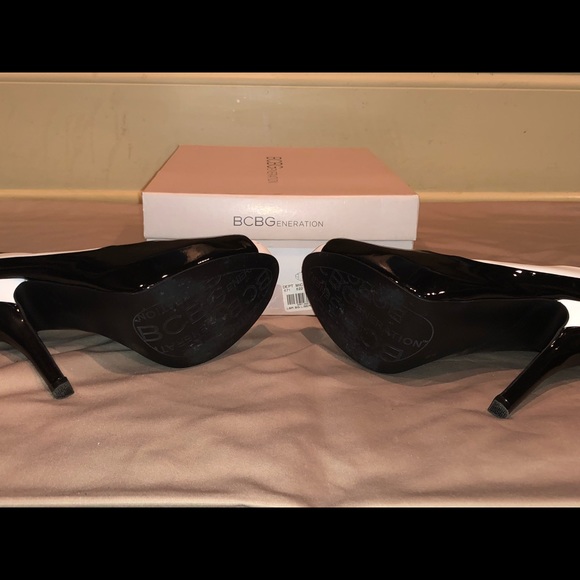 BCBGeneration Liberty Open-Toe Pump. Sz 7.5 - Picture 6 of 6